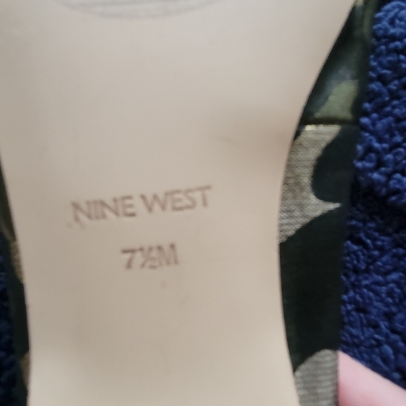Nine West Women's Camouflage Flats - Picture 5 of 5